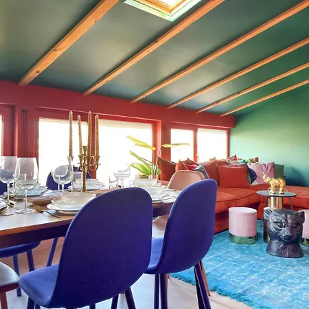 2br With Designer Interior And Work Desk Sofie