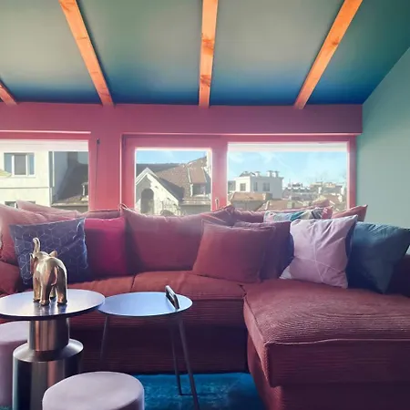 2br With Designer Interior And Work Desk * Sofía