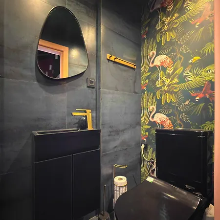 2br With Designer Interior And Work Desk * Sofie