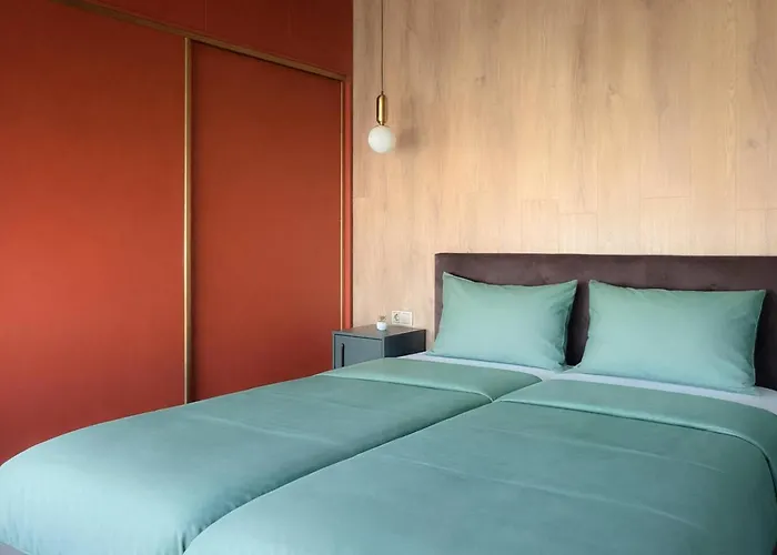 2br With Designer Interior And Work Desk